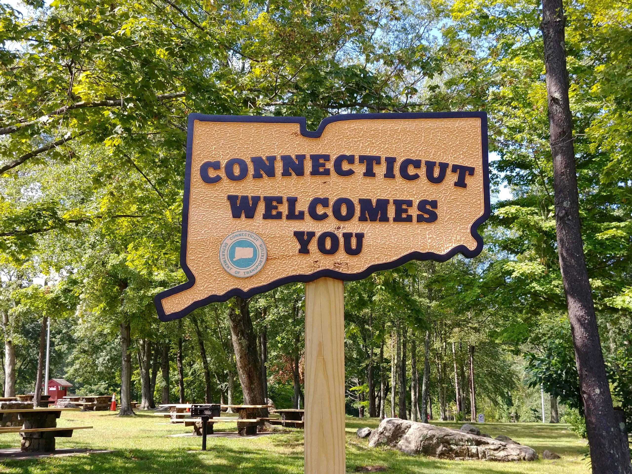 Danbury, CT: A Connecticut Welcomes You sign at the Danbury rest area