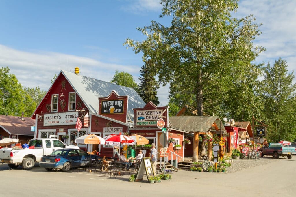 TALKEETNA, Alaska: Shops and the Talkeetna visitor center are waiting for Alaska guests