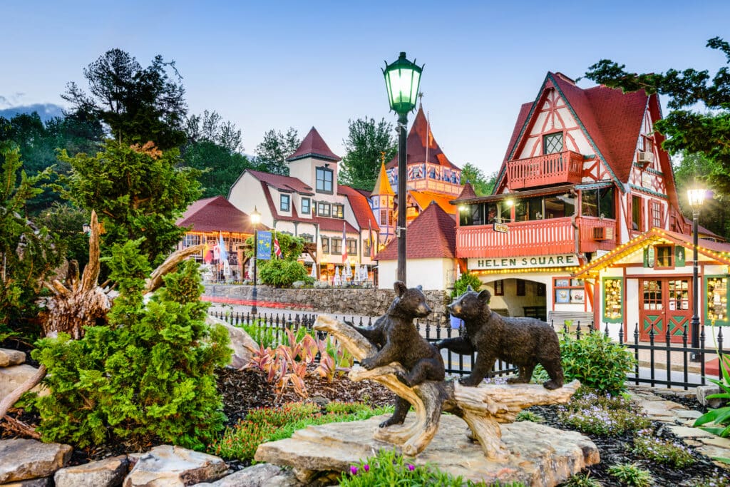 HELEN, GEORGIA: Helen Square in North Georgia. The architectural theme of the city is inspired by the Bavarian Alps.