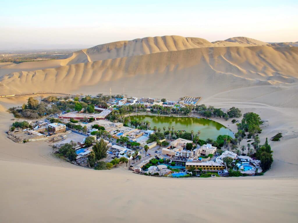 huacachina desert oasis