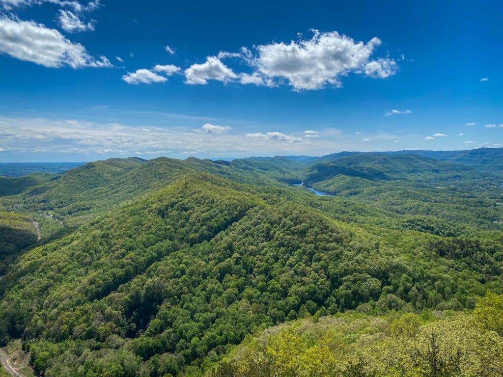 Cumberland Gap through Cumberland Mountains, within Appalachian Mountains. Tripoint of Kentucky, Virginia, and Tennessee. Cumberland Gap National Historical Park. Pinnacle Overlook at key passageway.