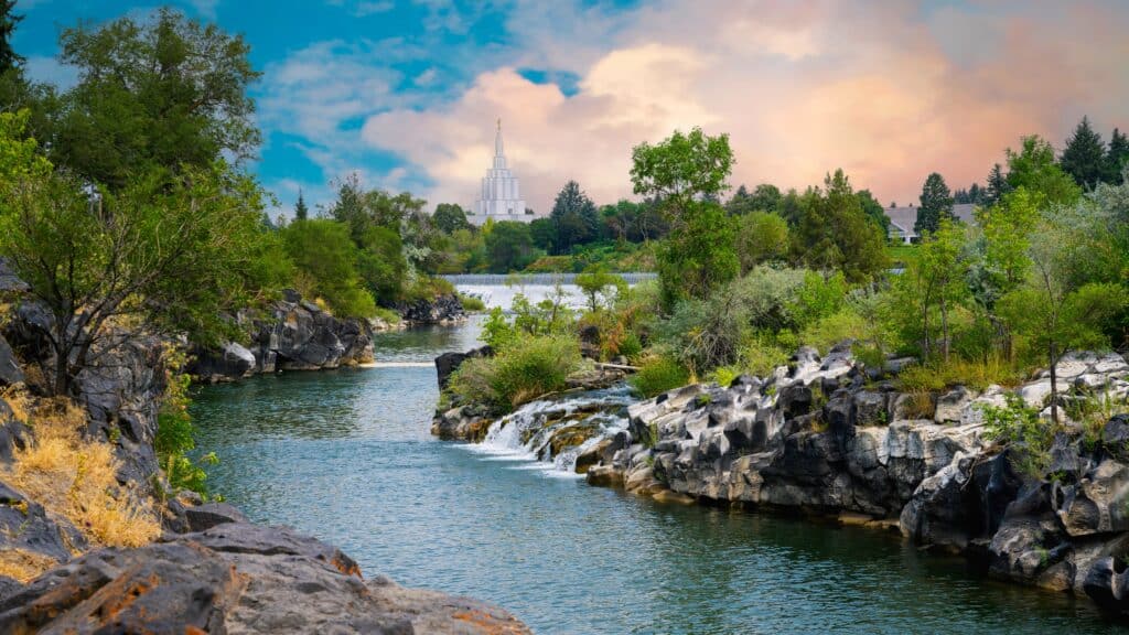 The Heart of Idaho Falls over the Snake River Waterfront in Bonneville County, Idaho, USA: The beauty of the waterfalls flowing through the center of town
