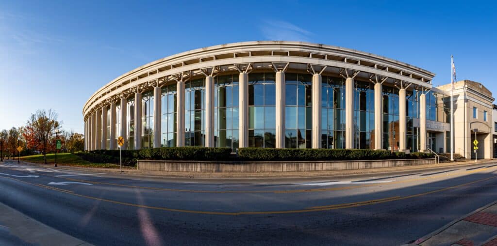 Multiple architectural columns in front of the Judicial complex in Elizabethtown, Kentucky