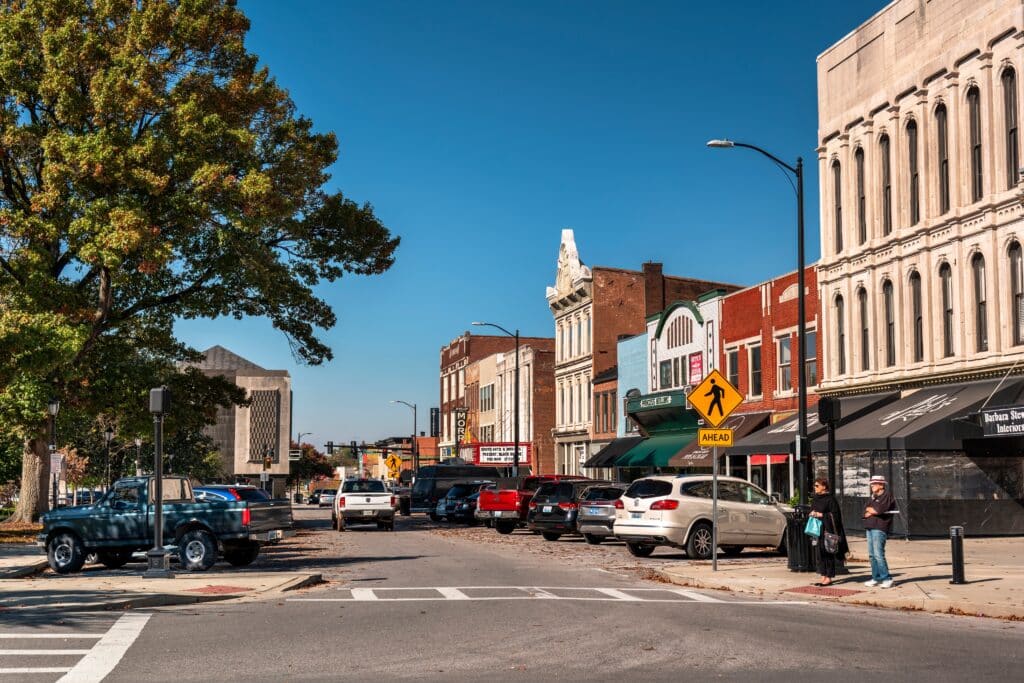 BOWLING GREEN, KENTUCKY: Bowling Green Kentucky town center shopping area