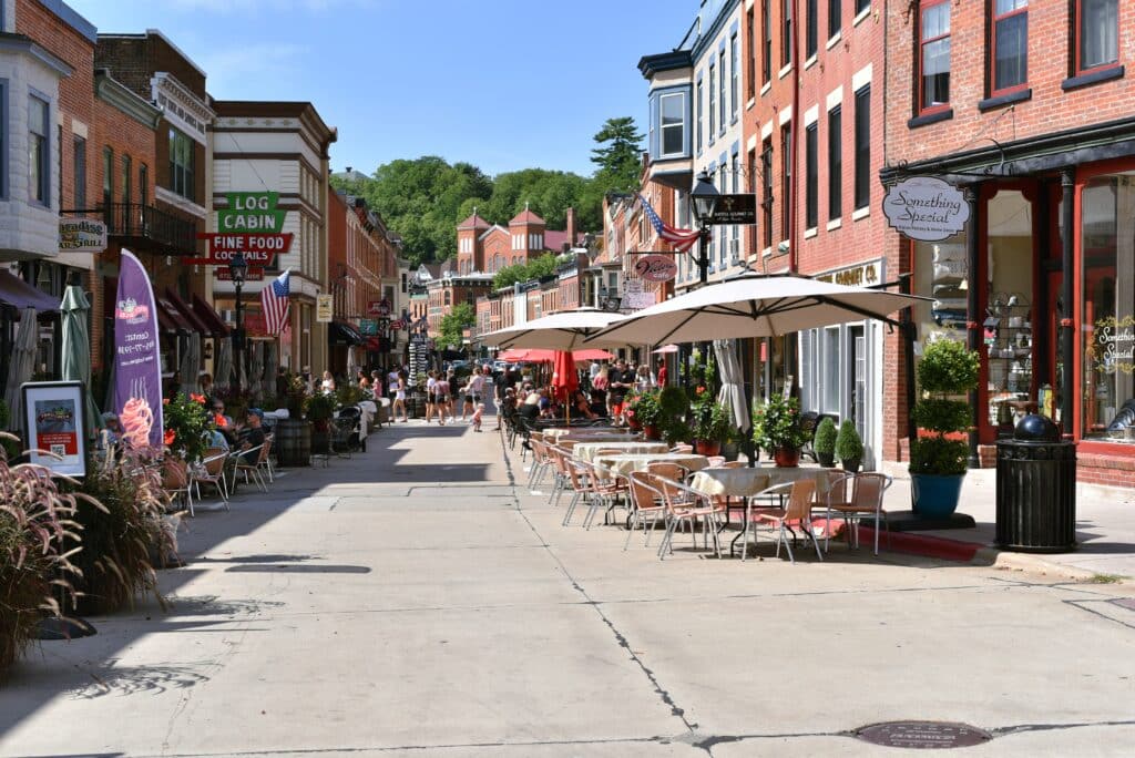 Galena, Illinois, United States: Part of downtown Galena with its shops and restaurants on an extremely warm day. The small town is known for its history and architecture.