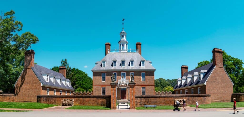 Colonial Williamsburg, VA, USA: Governor's Palace Panoramic Sunny Spring Day with Tourists Visiting 