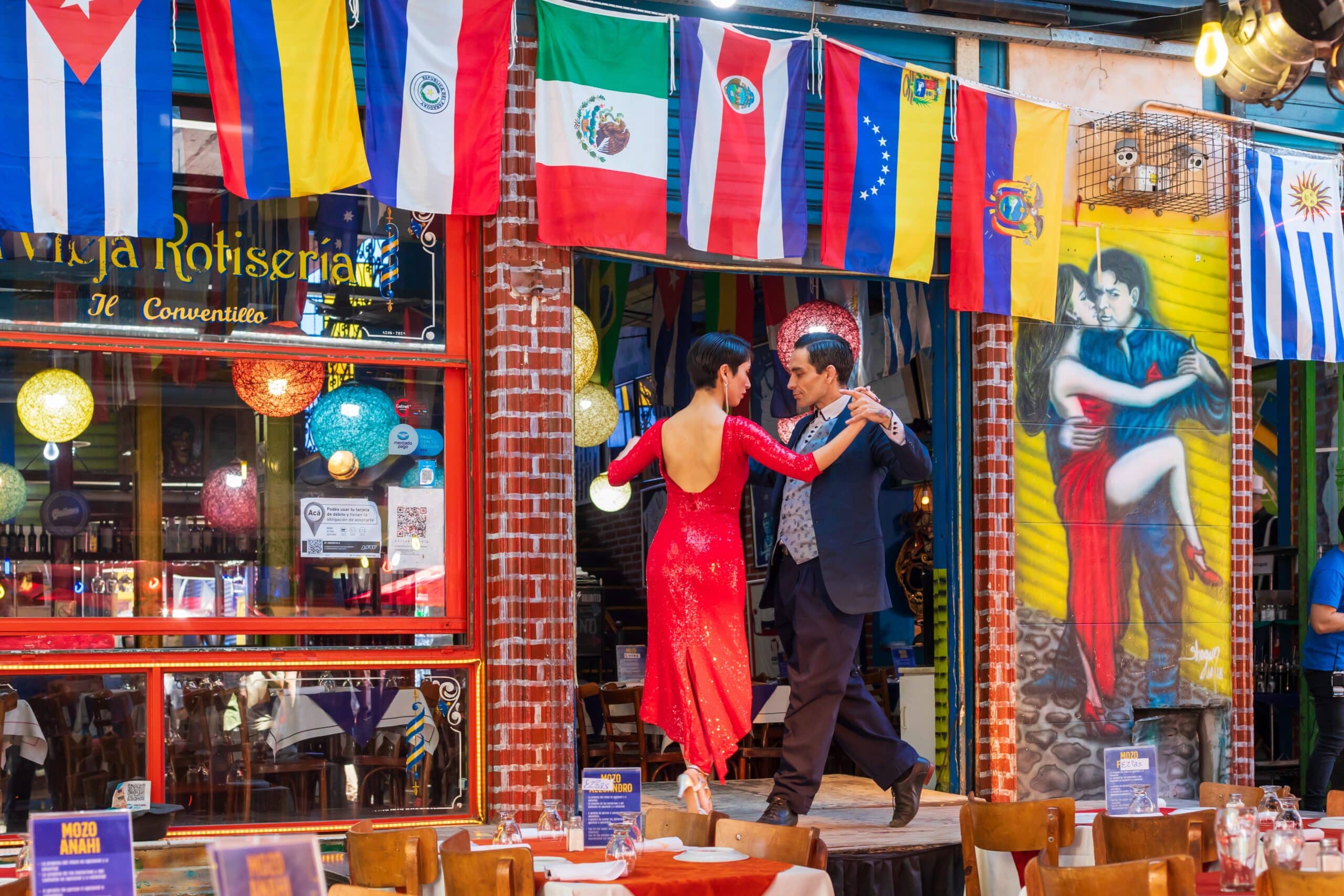 Buenos Aires - Distrito Autônomo - Argentina: Tango from the Caminito Neighborhood