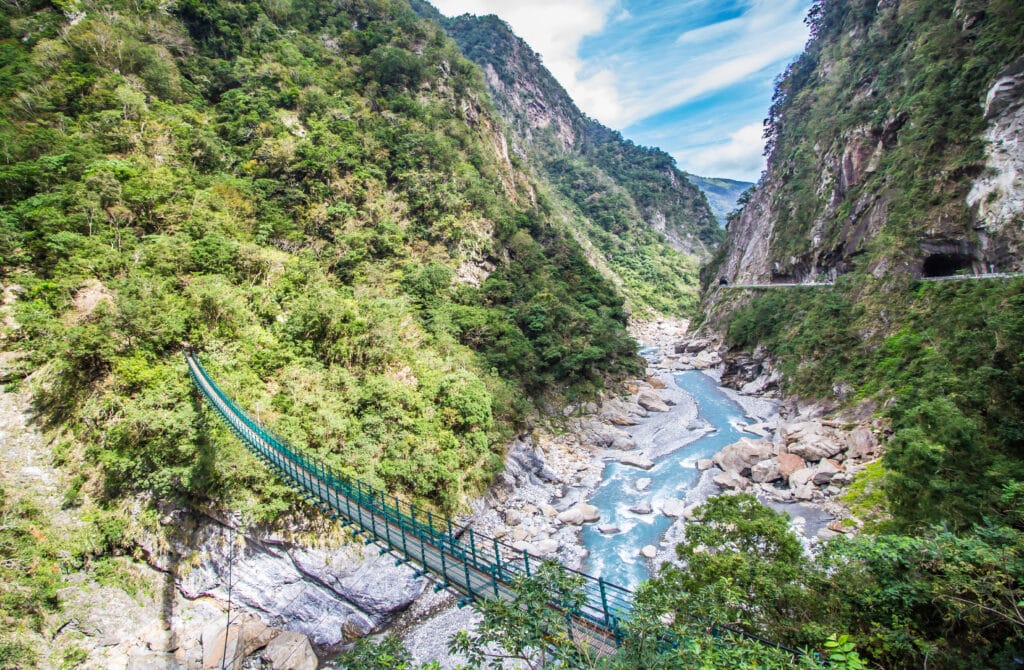 taroko gorge in taiwan