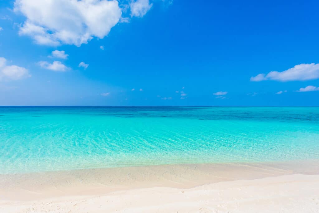 Turquoise water and white sand beach in Miyakojima Okinawa